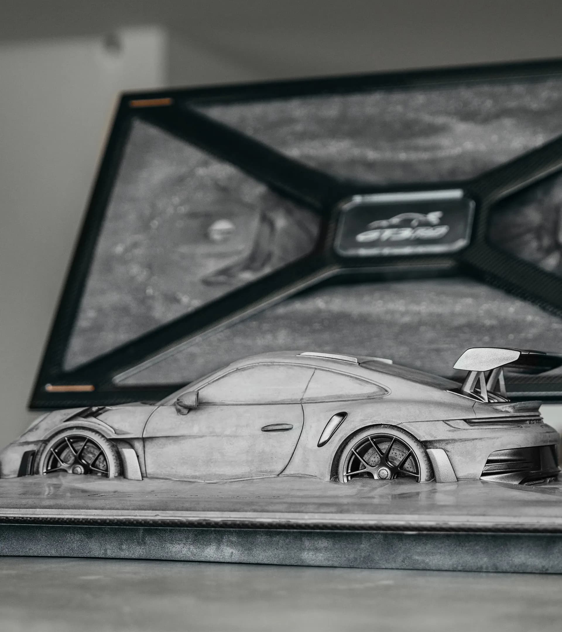 911 GT3 RS Sculpture