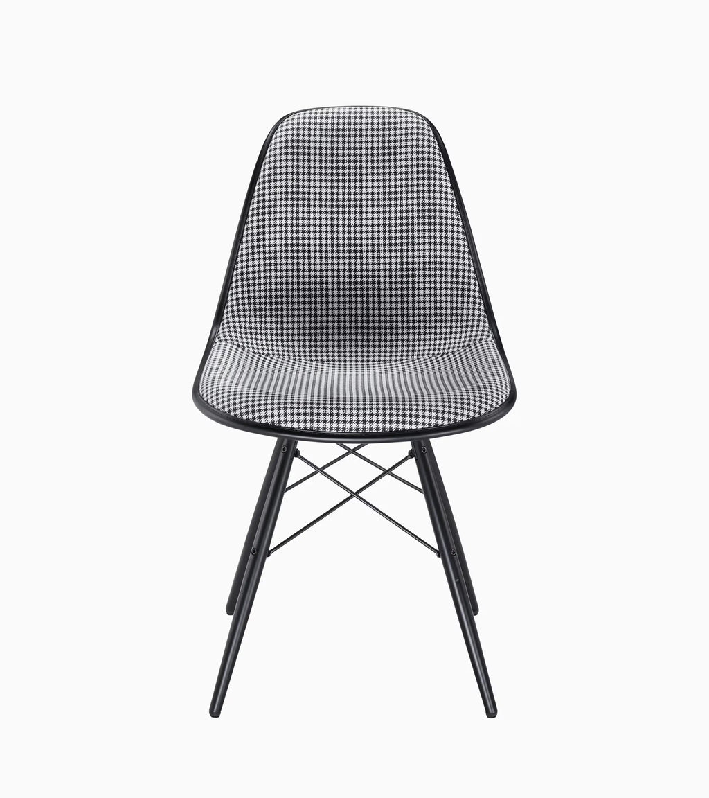 Eames Plastic side chair Pepita Edition