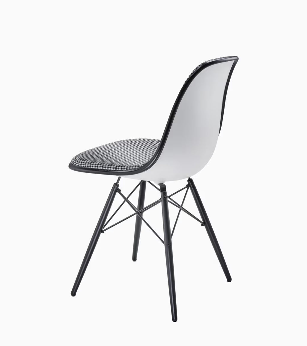 Eames Plastic side chair Pepita Edition